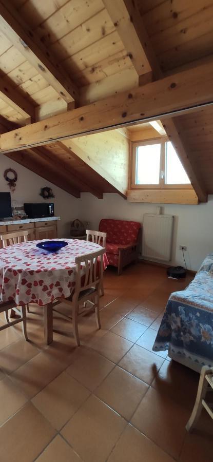 Mansarda a Carciato, trilocale in montagna Apartment Dimaro Exterior foto