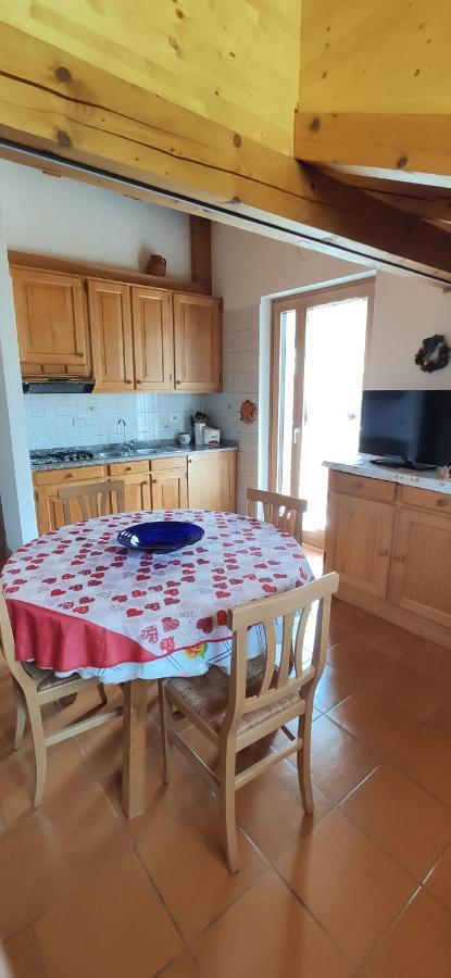 Mansarda a Carciato, trilocale in montagna Apartment Dimaro Exterior foto