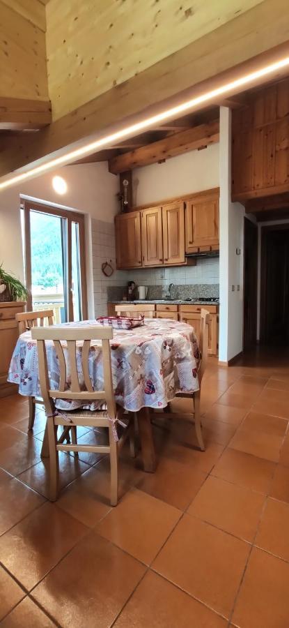 Mansarda a Carciato, trilocale in montagna Apartment Dimaro Exterior foto