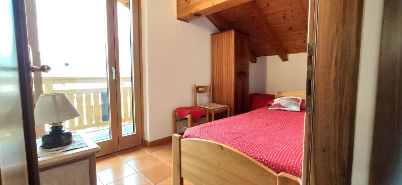 Mansarda a Carciato, trilocale in montagna Apartment Dimaro Exterior foto
