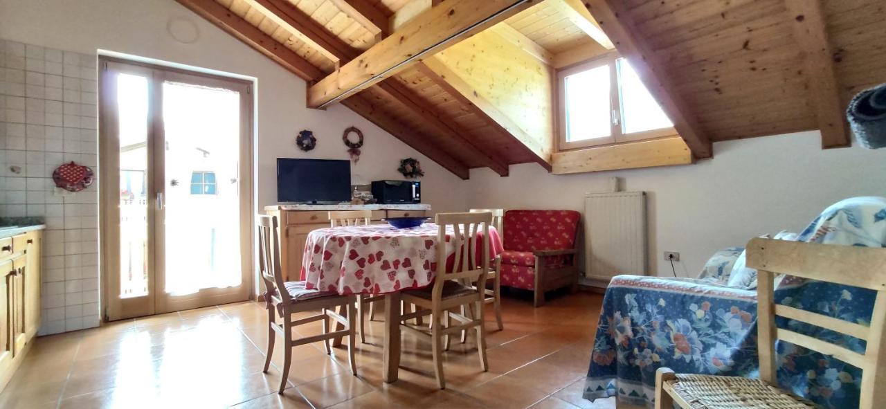 Mansarda a Carciato, trilocale in montagna Apartment Dimaro Exterior foto