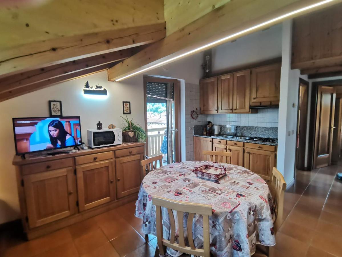 Mansarda a Carciato, trilocale in montagna Apartment Dimaro Exterior foto