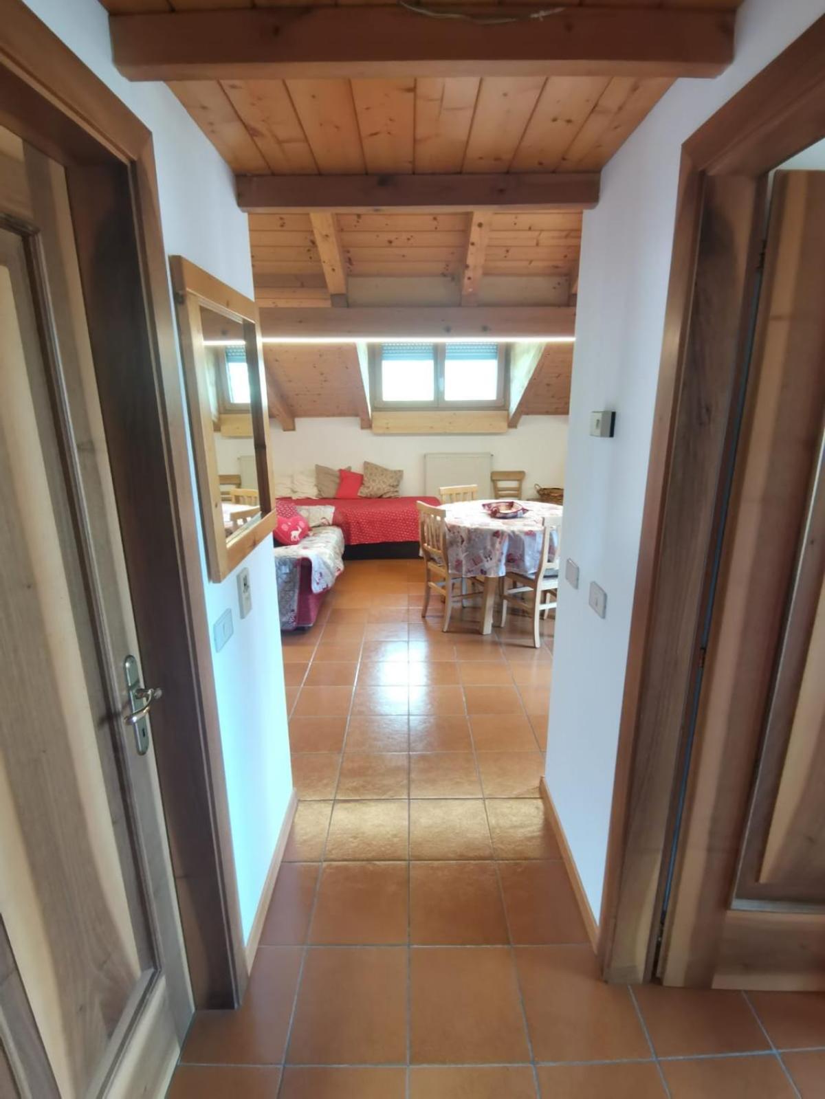 Mansarda a Carciato, trilocale in montagna Apartment Dimaro Exterior foto