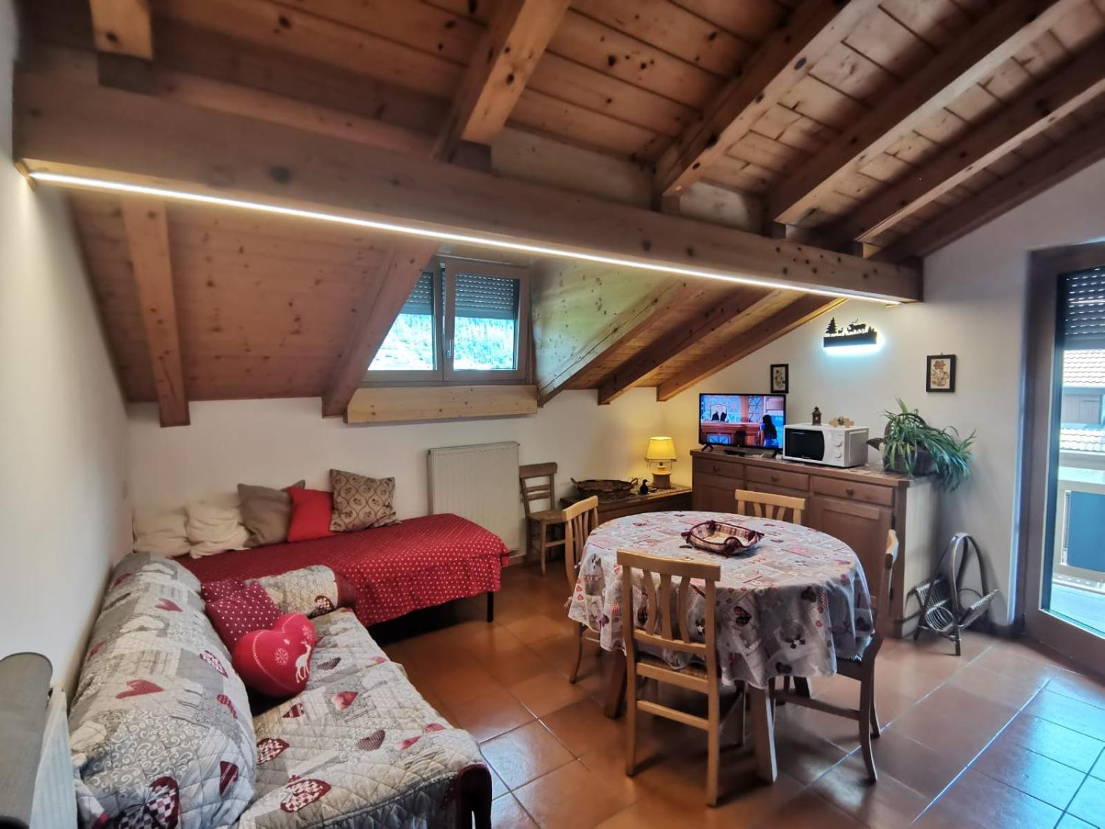 Mansarda a Carciato, trilocale in montagna Apartment Dimaro Exterior foto