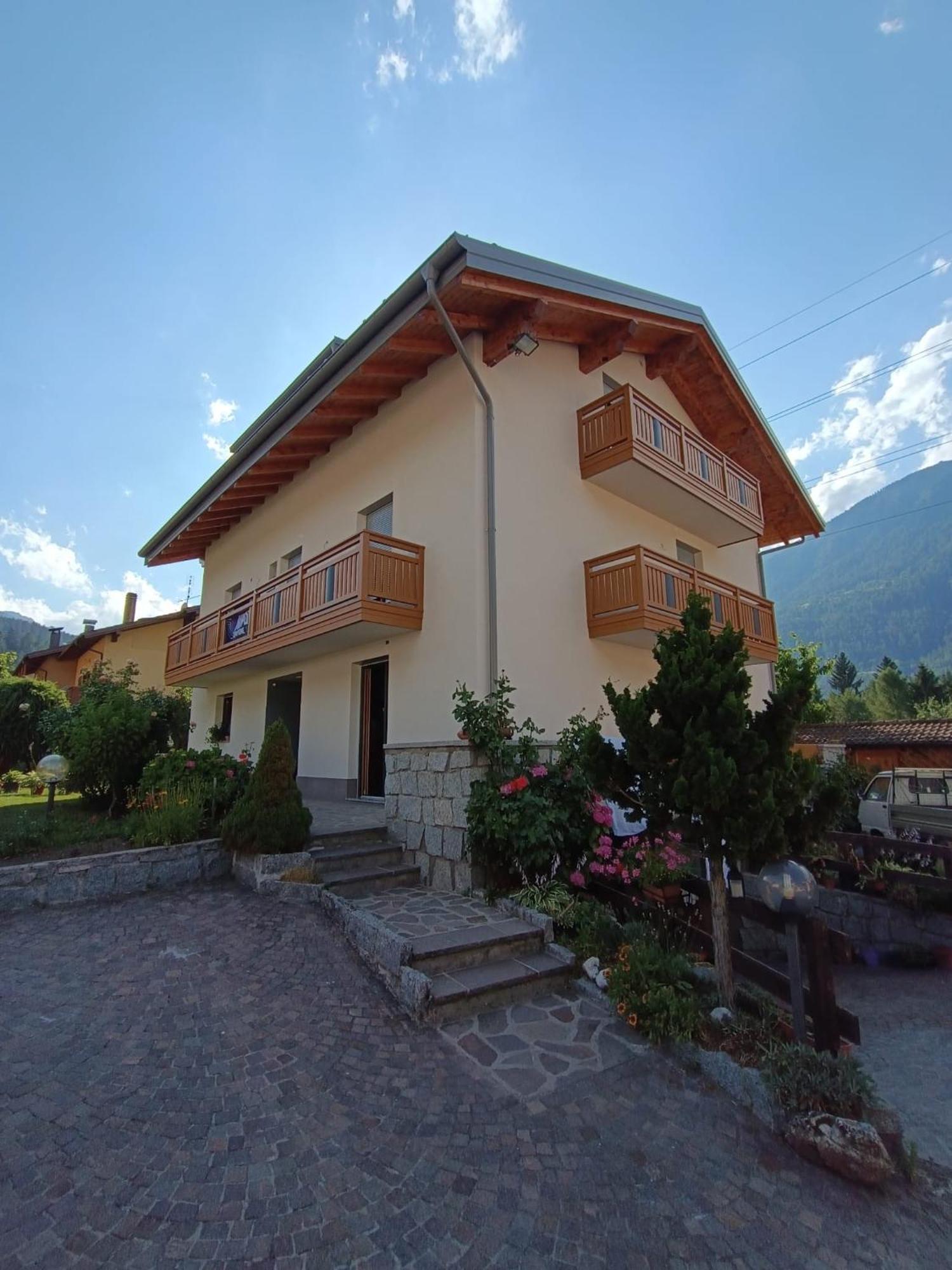 Mansarda a Carciato, trilocale in montagna Apartment Dimaro Exterior foto